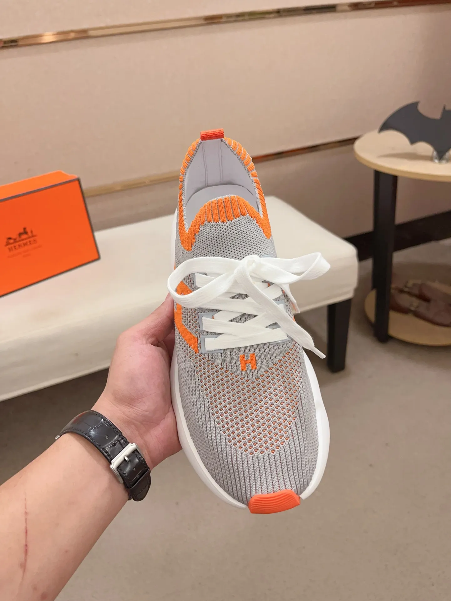 Men's clothing and shoes💰: 420💰《HERMES》【Classic Original Version】Hermès; top 🔝purchasing agent🔍🔍men's latest 🇺🇸 counters are on sale at the same time, original fly-knit fabric imported from Italy is exquisite in workmanship (Italian 🇮🇹Imported water-dyed 🐂cowhide lining) sole: original sole provided by the original factory, ⚠️exclusive double-layer activity·TPR·rubber·combined molded outsole; Code number: 38-44 (45/46 can be customized, non-refundable)